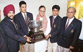 Members of the Indian men�s amateur golf team, which won the SAARC Championship Cup in Kandy, Sri Lanka, recently, with Sports and Youth Affairs Minister Sunil Dutt 