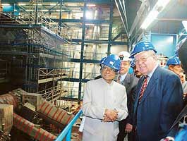 President APJ Abdul Kalam and Director General of CERN visit the European Organisation for Nuclear Research facility on Wednesday evening.
