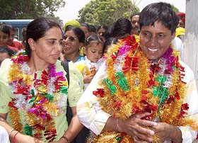 Sukhi arrives at a public function along with Pammi, in Muktsar