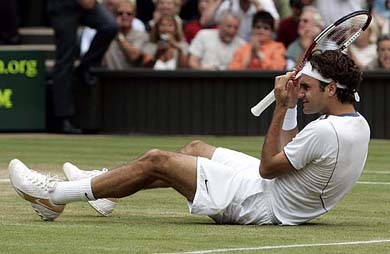 Switzerland�s Roger Federer celebrates on winning the men�s final against Andy Roddick of the USA at the Wimbledon tennis championships in London on Sunday