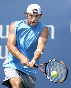 Robby Ginepri of the USA hits a return to Russia�s Marat Safin during their quarterfinal at the Cincinnati Masters tennis tournament in Ohio on Friday. Ginepri won 6-2, 6-3.