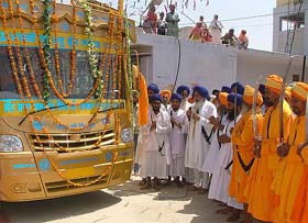 The Jathedar of Takht Damadama Sahib performs “ardas” on the arrival of devotees from Kaureana village