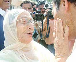 Misha Begum from PoK, who was stranded in India after the earthquake, before leaving for her country at Wagah on Thursday.