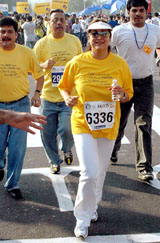 Tina Ambani runs in the Hutch Delhi Half Marathon in New Delhi on Sunday