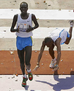 Paul Tergat of Kenya wins the men�s division of the New York City Marathon in New York on Sunday