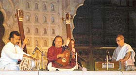 Eminent vocalist of Benaras Gharana Chhannu Lal Misra performs at Qila Mubark in Patiala