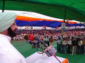 Chief Minister Amarinder Singh addresses a rally at Dera Baba Nanak on Thursday.