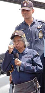 President APJ Abdul Kalam gestures at the Lohegaon Air Base, near Pune, after his flight in a Sukhoi figter plane on Thursday.