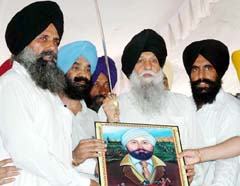 Capt Kanwaljit Singh, former Finance Minister, being honoured by the Kamboj community at Banur during the martyrdom day of Shaheed Udham Singh