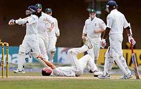 South African bowler Dale Steyn celebrates the dismissal of Sri Lankan captain Mahela Jayawardane during the second day of the second Test in Colombo on Saturday
