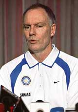 Greg Chappell addresses a press conference in Colombo on Sunday