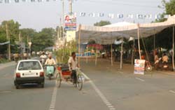 A political party has encroached upon the road near the District Administrative Complex, Jalandhar, for a rally.