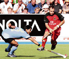 Dilip Tirkey�s team fought hard against hosts Germany, but choked in the last minute to gift away the match.