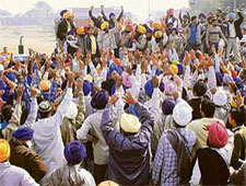 Shiromani Akali Dal activists hold a protest 