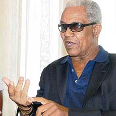 West Indies cricket legend Sir Garfield Sobers addresses mediapersons in Mumbai