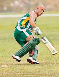 Herschelle Gibbs� ability to play powerful strokes in the wide arc from the point area to square leg can change the course of a game within a couple of overs.