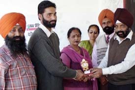 Volunteers teachers participating in the Education Seminar held at Tarn Taran. 