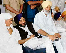 Bibi Jagir Kaur has a word with Sukhbir Badal at an SAD working committee meeting at Kalgidhar Niwas in Sector-27, Chandigarh