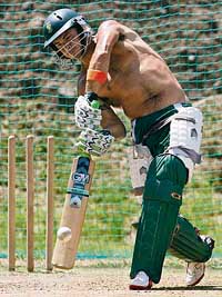 Australia would be wary of in-form Herschelle Gibbs. Gibbs smashed 175 in a stunning one-wicket series-clinching win in Johannesburg in 2006 chasing Australia�s record total of 434. 