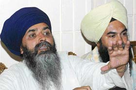 Bhai Mohkam Singh, spokesperson for Damdami Taksal, makes a point at a press conference in Jalandhar