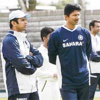 Indian captain Rahul Dravid (left) with bowling coach Venkatesh Prasad at Leicester