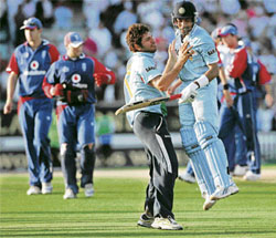 Robin Uthappa (right) celebrates with Yuvraj Singh after scoring the winning runs to square the series 3-3 with England during the sixth NatWest one-dayer at the Oval on Wednesday.