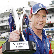 England captain Paul Collingwood holds the NatWest Trophy after his team beat India in the final one-dayer.