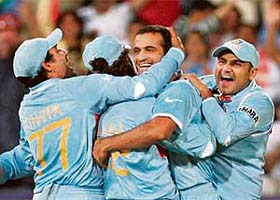 Pathan celebrates dismissal of Younis Khan