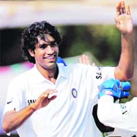Fiery Munaf took five-wicket haul in just 7.3 overs