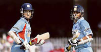 Sourav Ganguly (left) and Sachin Tendulkar run between the wickets during the one-dayer in Nagpur.