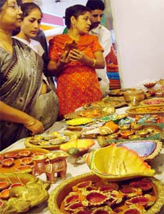 Huge rush was witnessed at Apex exhibition held at Desh Bhagat Yadgar Hall