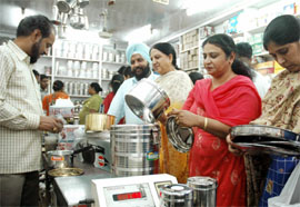 Residents buying utensils on the occasion of Dhanteras in Bathinda on Wednesday.