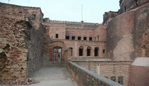 The portion along the Rani Mahal in the fort is crumbling because of unattention.