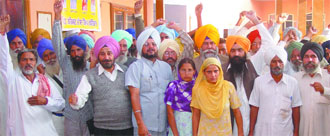 Behman Jassa Singh Agni Kand Action Committee raising anti-authority slogans in Bathinda on Saturday.