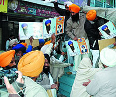 SAD(A) workers courting arrest after carrying out a �fateh march� against the bandh called by Shiv Sena (H) in Bathinda on Friday.