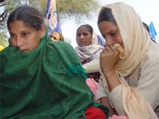 Daughters of Gurjant Singh at the dharna in Talwandi Sabo on Wednesday.