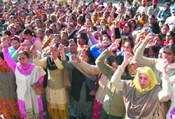 On the call of the 'School Bachao, Sikhya Bachao' action committee, the teachers continued their boycott of the refresher camp by taking out a rally in Bathinda on Friday.