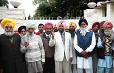 Members of the Behman Jasa Singh Agni Kand Committee after the meeting.