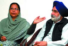 MP Paramjeet Kaur Gulshan and district president of SAD (B) Sikander Singh Maluka addressing a press meet in Bathinda on Friday. 