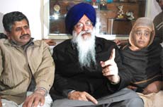 SGPC chief Avtar Singh Makkar at a press conference in Bathinda on Tuesday.