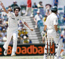 RP Singh (L) celebrates the wicket of Australia's Brett Lee; Ishant Sharma is delighted after dismissing Australia's captain Ricky Ponting during day two of the third Test at WACA stadium in Perth on Thursday.