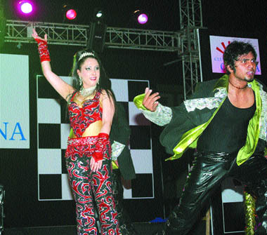 Actress-turned-singer Sanobar Kabir sets the stage on fire during a function in Jalandhar.