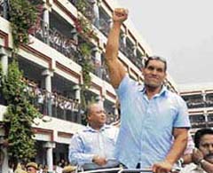 Students of Police DAV Public School cheer �The Great Khali� in Jalandhar on Tuesday. 