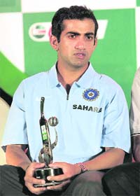 Gambhir with Asian T20 Batsman of Year trophy