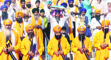 Shabad Guru Satkar March taken out by the Dal Khalsa from Baba Bakala to Hargobindpur on the eve of the tercentenary celebrations on Sunday.
