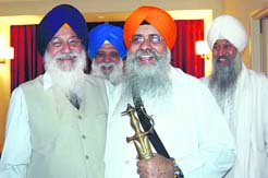 SGPC president Avtar Singh (left) and Giani Iqbal Singh, Jathedar, Patna Sahib, at Naurangabad in Maharashtra on Saturday. Photo: Vishal Kumar
