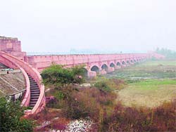 A view of the Solani aqueduct in Roorkee 