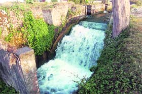 A natural waterfall at the Raipur canal