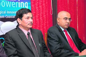 Dr Dinesh Sharma (L) of Amritsar Eye Clinic and Dr Darshan Bavishi, cataract surgeon from Ahmedabad, address mediapersons in Dehradun