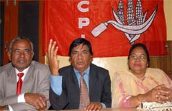 Dr Joginder Dyal flanked by Hardev Arshi and Kushal Bhora, candidates for Bathinda and Faridkot Lok Sabha seats respectively, addressing a press conference in Bathinda on Saturday.